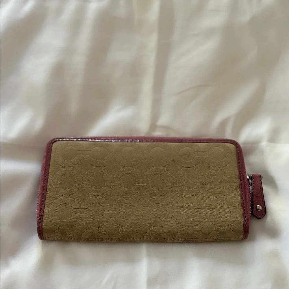 Rare Mauve Vintage Coach‎ Wallet